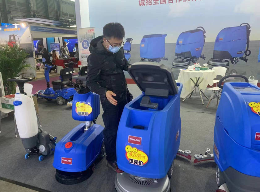 武隆坦洁洗地机公司致力于电动洗地机的生产、销售和服务百家